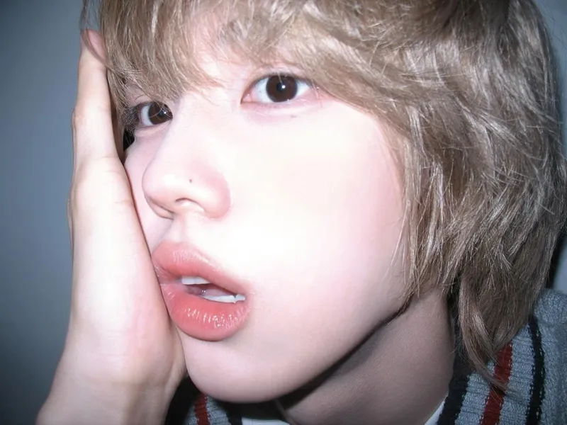 “혼자서도 잘 찍어요”…성민, 근접 셀카 한밤→감성 폭발 / 그룹 크래비티 성민 인스타그램
