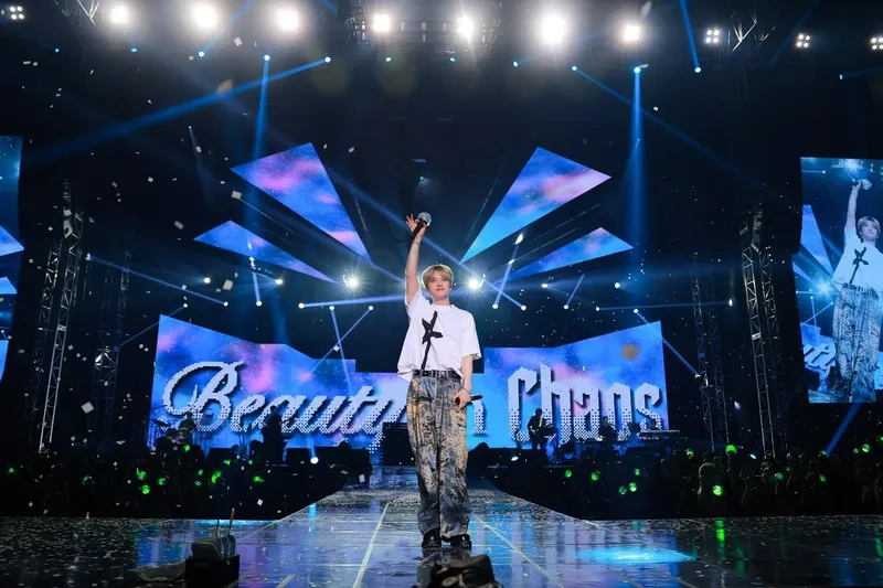 “폭발적 록 스피릿”…김재중, ‘뷰티 인 카오스’ 콘서트→150분간 뜨거운 함성 / 인코드엔터테인먼트