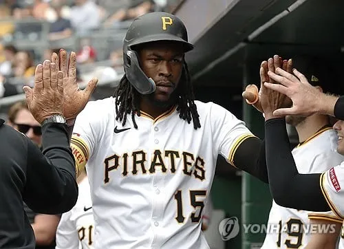“타구속도 198㎞ 신기록”…크루스, 밀워키전 장외 솔로포→MLB 최고 타구속 경신 / 연합뉴스
