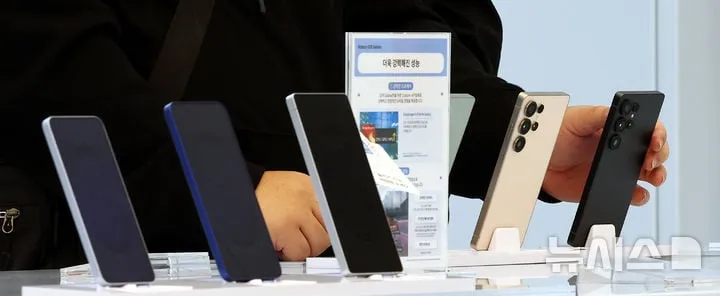 “갤럭시S25·지원금 급등”…SK텔레콤, 가입자 이탈 속 시장 방어→통신3사 경쟁 격화