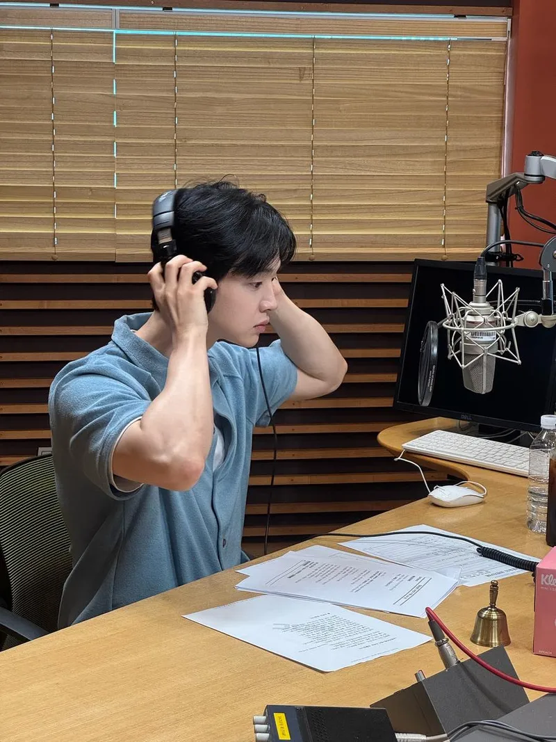 “차분하게 조율하는 순간”…장동윤, 초여름 스튜디오→청량한 집중력 / 배우 장동윤 인스타그램