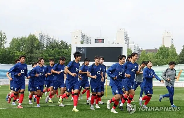 “첫 발탁 김준하 포함”…U-20 대표팀, 이집트 친선대회 명단 발표→브라질·노르웨이와 격돌 / 연합뉴스