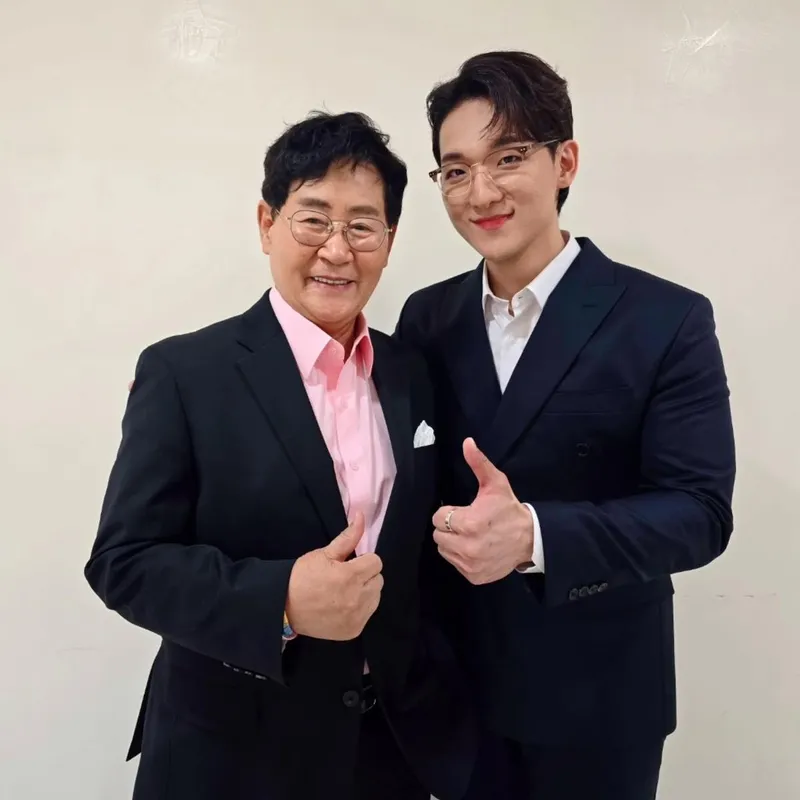 “감사와 기쁨이 넘치는 순간”…포르테나 오스틴킴, 진심 어린 미소→따뜻한 동행 인증 / 포르테나 오스틴킴 인스타그램