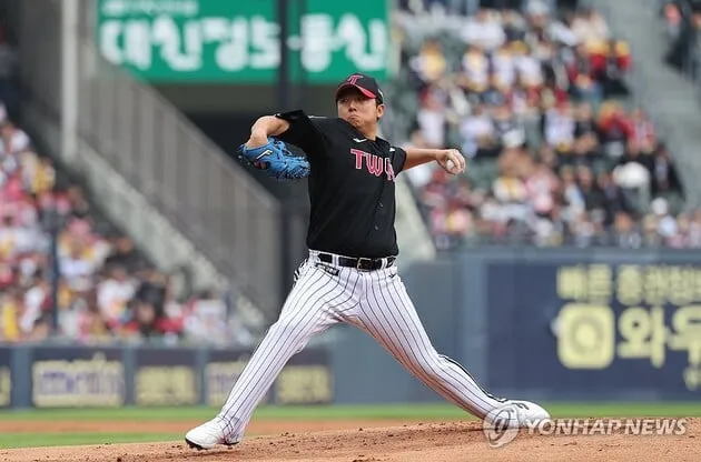 “신인 돌풍 새 얼굴”…송승기·안현민, 프로야구 신인왕 경쟁→중고신인 돌풍 / 연합뉴스