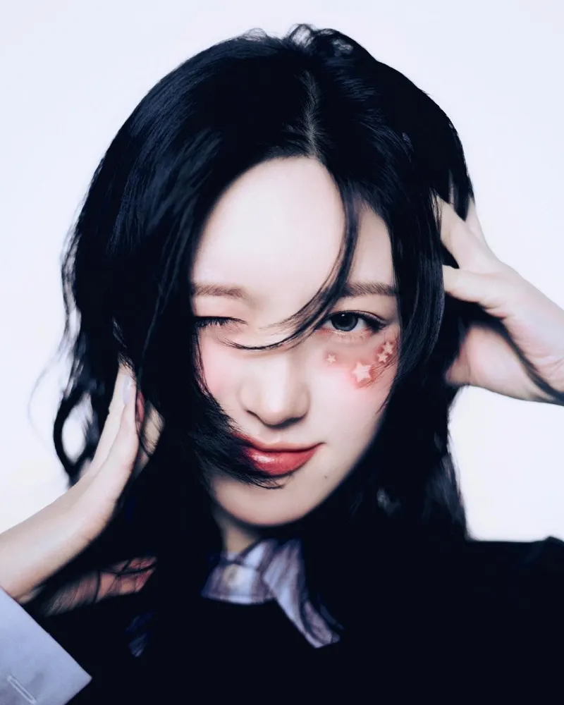 “버킷리스트 이룬 설렘”…아이브 가을, 첫 시구 도전→LG트윈스 응원 물결 / 스타쉽엔터테인먼트