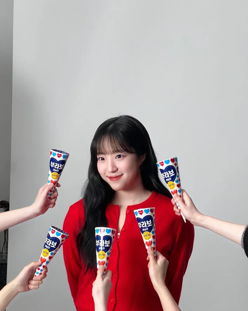 “만나는 순간 더 달콤해진다”…신유빈, 화사한 미소→초여름 상큼 에너지 / 탁구선수 신유빈 인스타그램