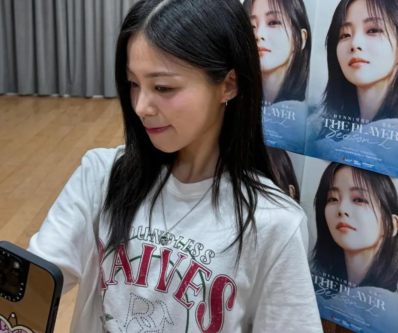 “고양이 그거 어떻게 하는건데”…HYNN, 초여름 셀카→티켓팅 설렘 확산 / 가수 HYNN(박혜원) 인스타그램