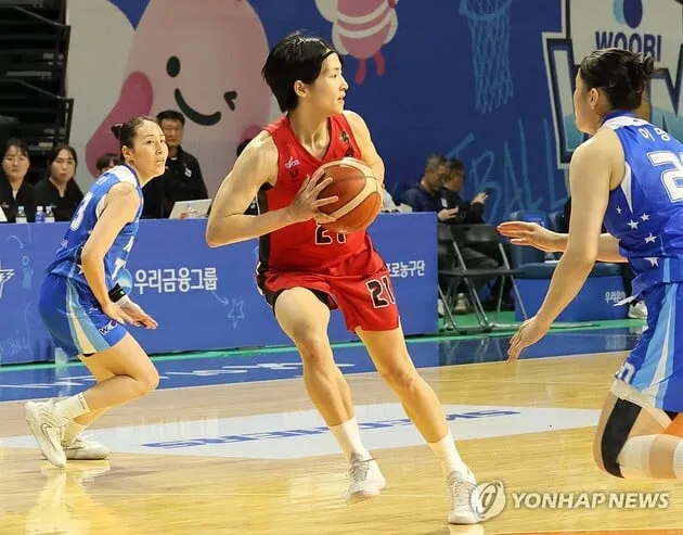 “아시아 쿼터 재도전”…이이지마, BNK서→2025-2026 WKBL 잔류 유력 / 연합뉴스