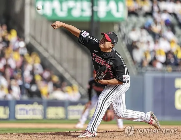 “불펜 강화 시동”…염경엽, 장현식 조기 복귀→유영찬 주말 1군 합류 예고 / 연합뉴스