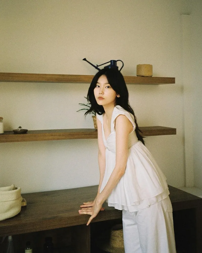 “흐린 날에도 투명하게”…심소영, 고요 속 존재감→청순美 깊어진 오후 / 배우 심소영 인스타그램
