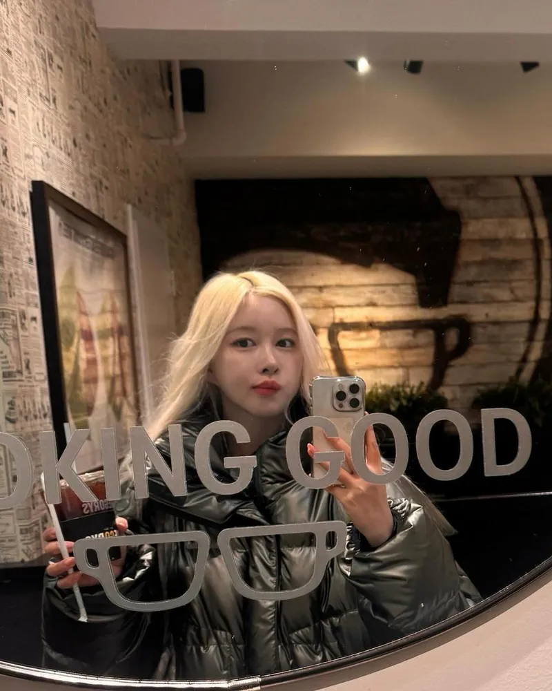 “거울 속 겨울빛 분위기”…다영, 도회적 여운→새벽 감성 압도 / 걸그룹 우주소녀 다영 인스타그램