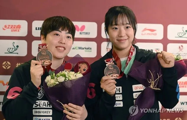 “세계선수권 동메달”…신유빈-유한나, 단숨에 랭킹 11위→19계단 상승 / 연합뉴스