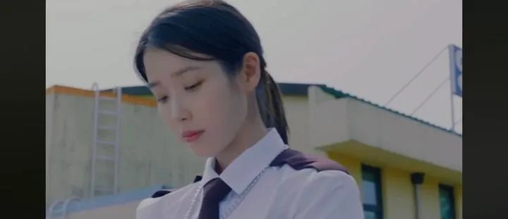 “네버 엔딩 스토리 다시 울리다”…아이유, ‘꽃갈피 셋’ 감성 리메이크→음원차트 정복 / 이담엔터테인먼트