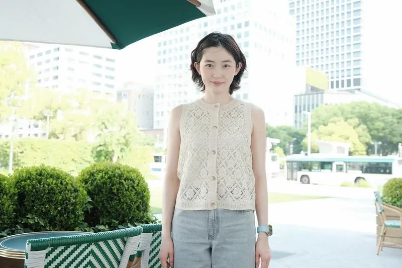 “햇살 담은 한 컷”…박유림, 싱그러운 도심 속→감미로운 미소 / 배우 박유림 인스타그램