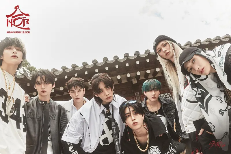 “K팝 신기록 흔든 순간”…스트레이 키즈, 스포티파이 100억 돌파→월드투어 폭발 / JYP엔터테인먼트, Dick Clark Productions