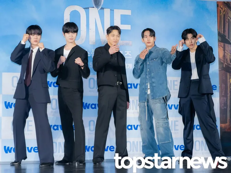 이정하, 김도완, 김상호, 김주령, 유희제, 육준서, 임성균 / 톱스타뉴스 HD포토뱅크