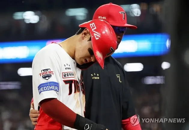 “햄스트링 2단계 부상”…KIA 김도영, 도루 중 파열→장기 이탈 우려 / 연합뉴스