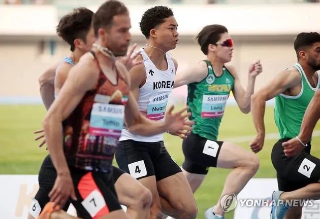 “준결선 4위–5위”…나마디 조엘진·서민준, 아시아육상 100m→결선행 실패 / 연합뉴스