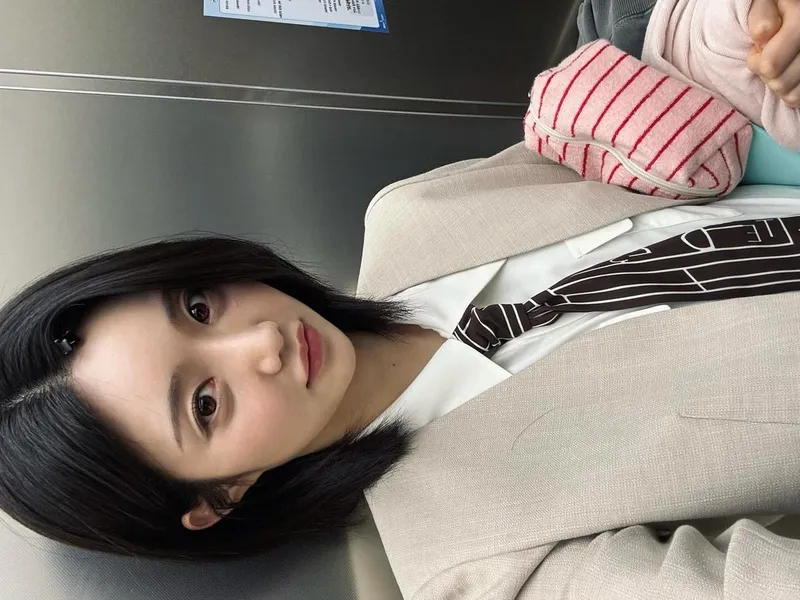 “잔잔한 시선 닮은 오후”…남규희, 차분한 정장룩→도회적 분위기 물씬 / 배우 남규희 인스타그램