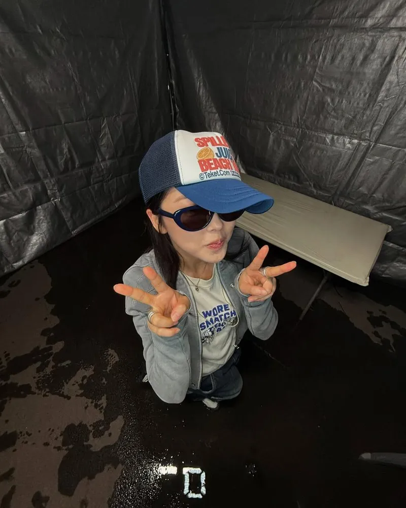 “계명대에서 만난 귀여운 순간”…미노이, 장난스런 봄밤→깜찍 셀카 / 가수 미노이 인스타그램