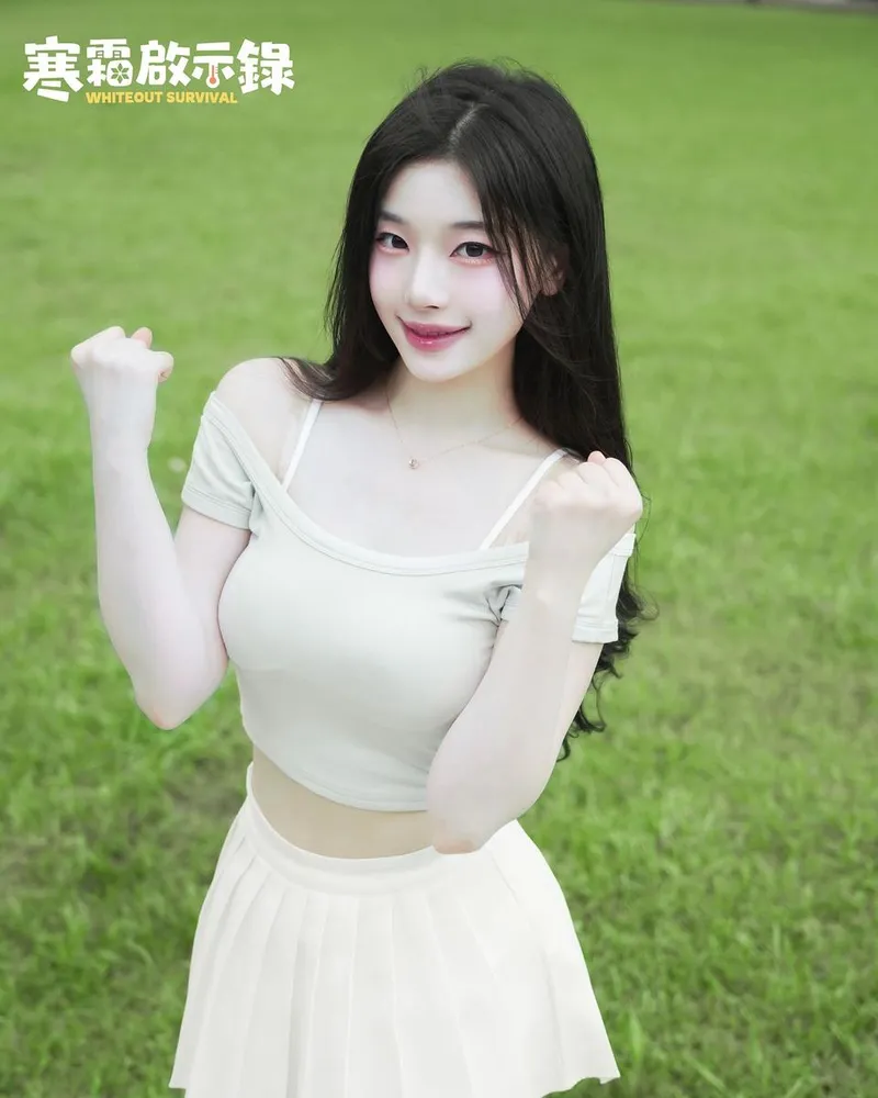“게임만큼 시원한 미소”…조연주, 잔디밭 위 청량함→초여름 활력 가득 / 치어리더 조연주 인스타그램