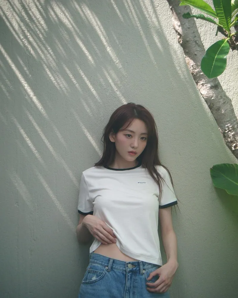 “새로운 시작 같은 순간”…조이현, 청량한 시선→빛을 품은 오후 / 조이현 인스타그램