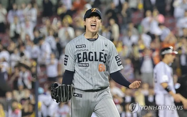 “프로 첫 세이브 역투”…조동욱, 연장 11회 LG전 마무리→한화 6-5 승리 견인 / 연합뉴스