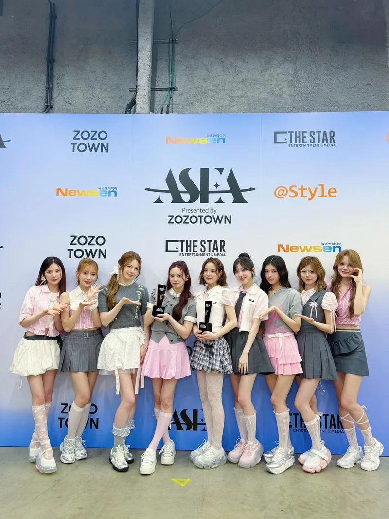 “이 순간이 꿈같다”…NiziU, ‘ASEA 2관왕’ 영광→글로벌 투어 예고 / JYP엔터테인먼트