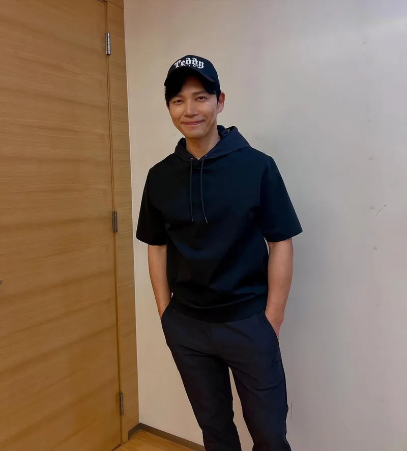 “오랜만의 외출, 설렘 가득”…지승현, 봄 끝자락→자유로운 미소로 환히 / 배우 지승현 인스타그램
