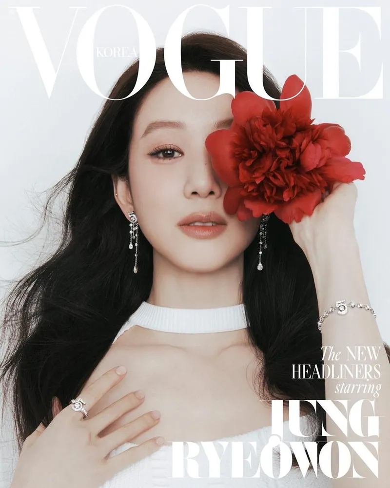 “단정함 속 숨겨진 강렬함”…정려원, 여름 향기→화보 미학 완성 / 배우 정려원 인스타그램