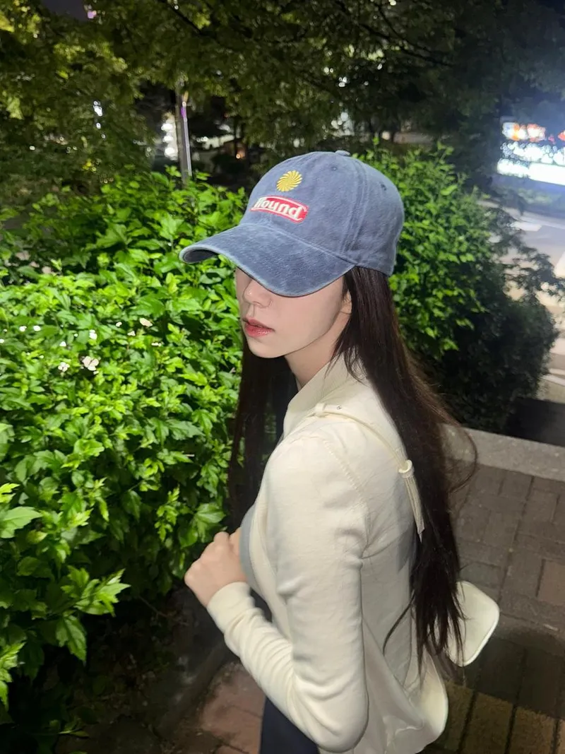 “흐음”…우주소녀 여름, 미묘한 시선→초여름 밤 산책 / 걸그룹 우주소녀 여름 인스타그램