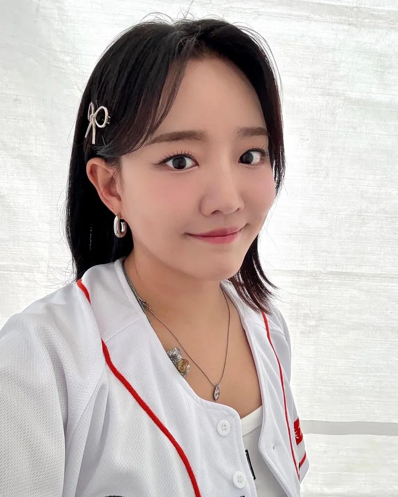 “모두 오늘을 기억할 거지”…윤하, 환한 미소→봄날 응원 한가득 / 가수 윤하 인스타그램