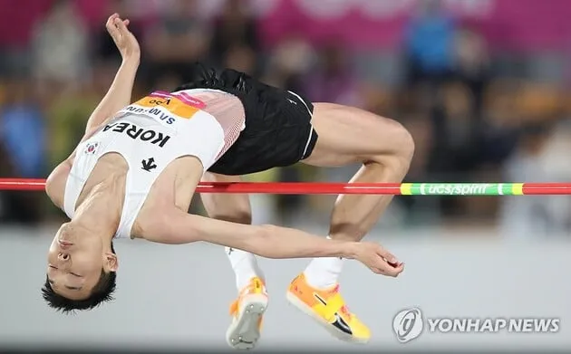 “2연패 위업”…우상혁, 아시아육상선수권 우승→남자 높이뛰기 새 역사 / 연합뉴스