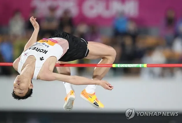 “5개 대회 연속 우승”…우상혁, 아시아선수권 정상→세계최정상 굳건 / 연합뉴스