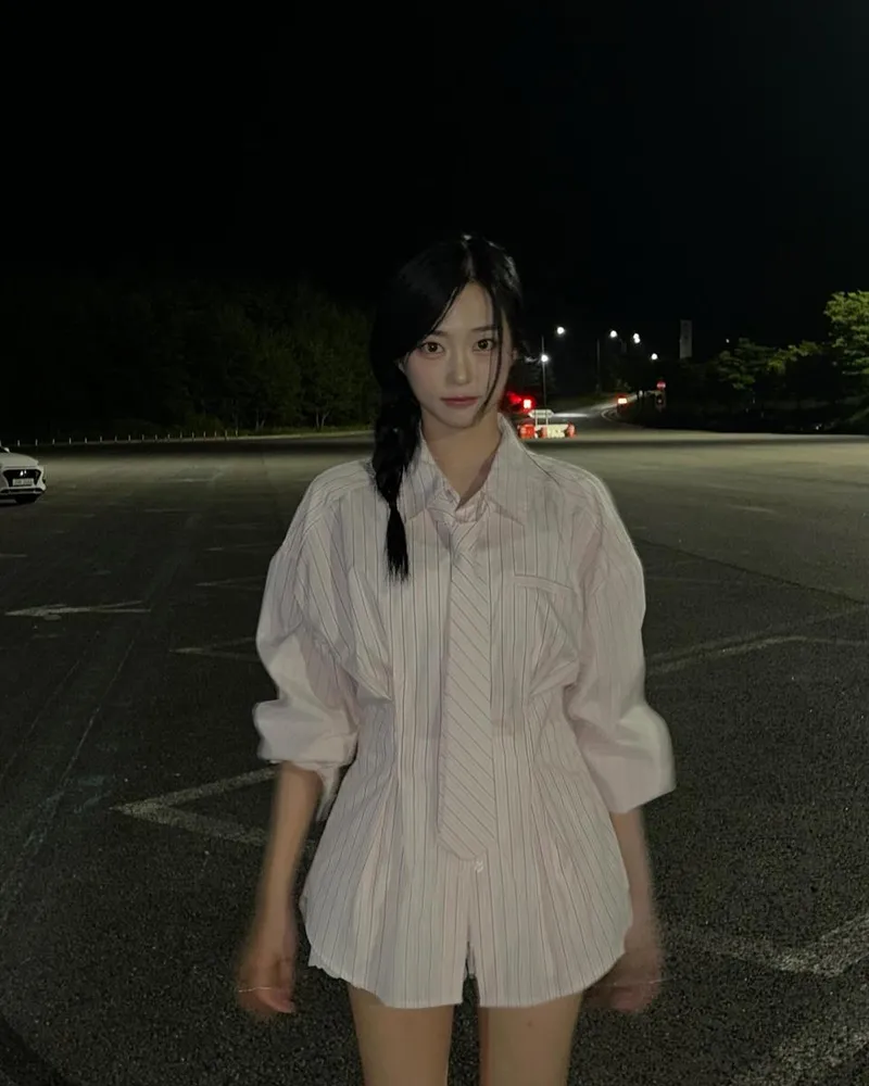 “어둠 속에서도 흐르는 담백함”…장예은, 밤의 정적→새로운 변신 / 걸그룹 CLC 장예은 인스타그램