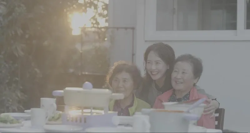 “딥 다이브 코리아 고생하셨습니다”…송지효, 환한 미소 속 진심→감동의 봄날 / 배우 송지효 인스타그램
