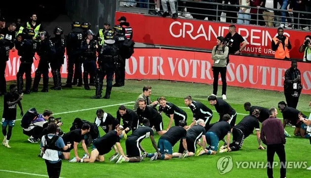 “연장 혈투 끝 2부 강등”…랭스, 메스전 패배→7시즌 만에 리그1 탈락 / 연합뉴스