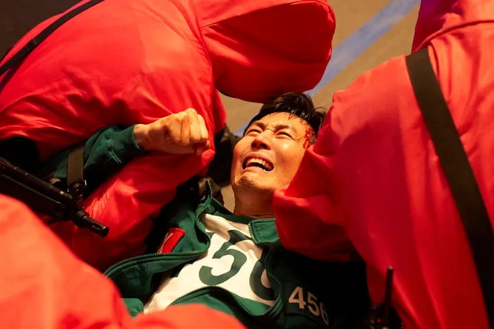 “압도적 흥행”…‘오징어 게임2’, 전 세계 시청 신기록→차기 시즌 기대감