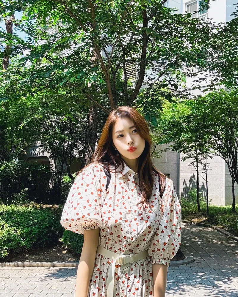 “초여름의 싱그러움 담았죠”…서동주, 벚꽃 드레스→설렘 가득 미소 / 방송인 서동주 인스타그램