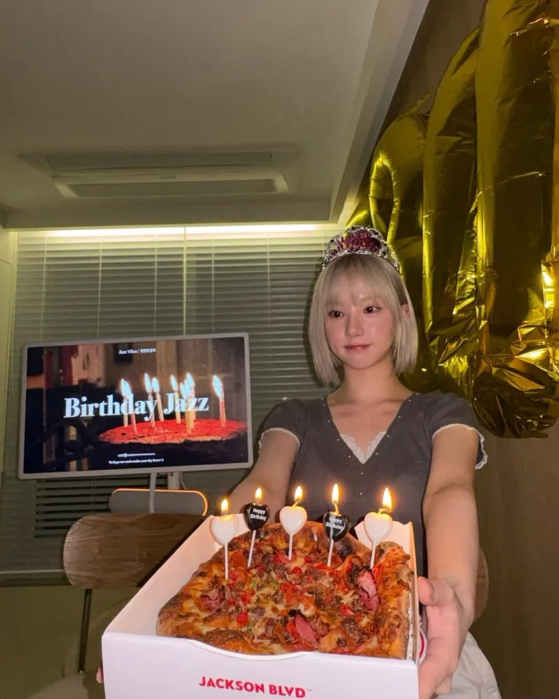 “기억하고 싶은 순간”…은하, 조용한 생일 저녁→따뜻한 미소 속 전율 / 비비지 은하 인스타그램