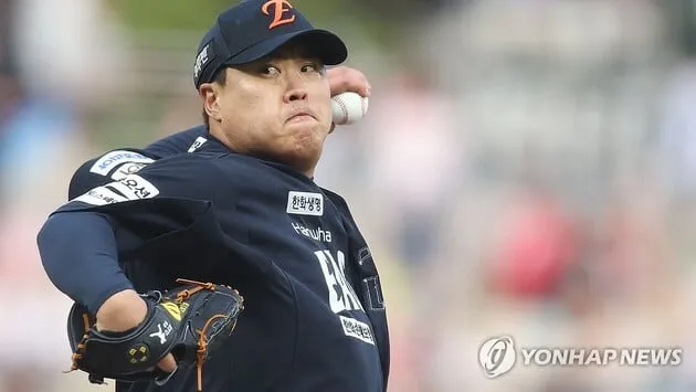 “6이닝 1실점 역투”…류현진, 창원NC파크 재개장전→한화 5승 견인 / 연합뉴스