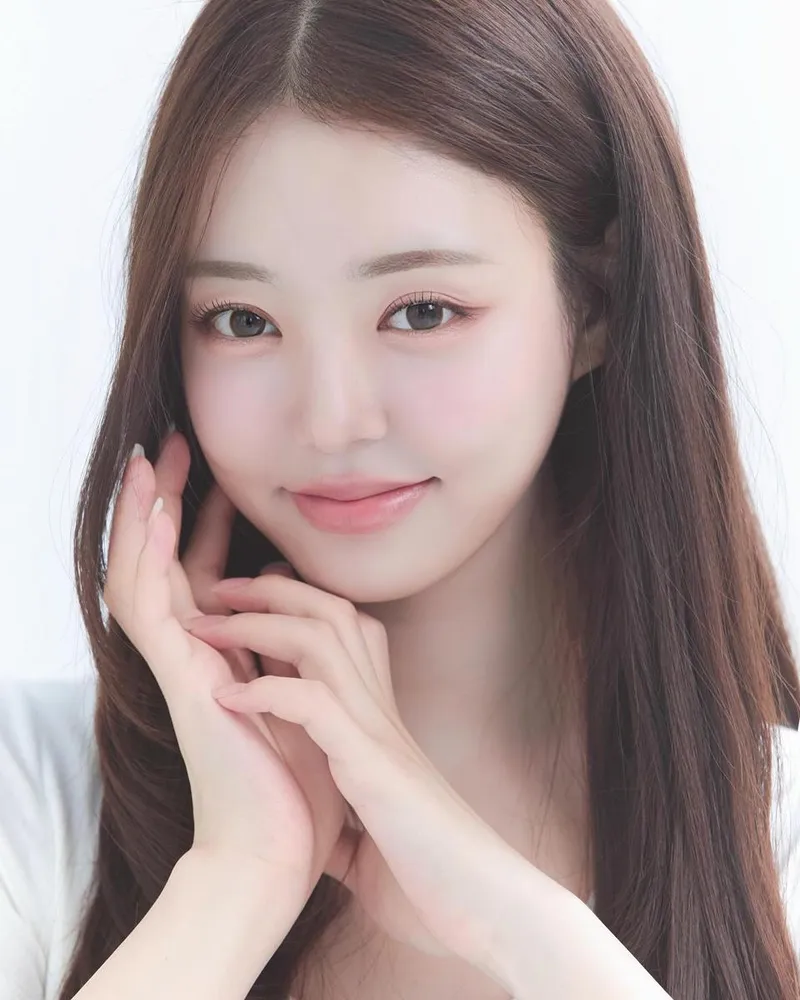 “맑게 피어오른 미소”…유시은, 투명한 시선→초여름 감성의 변주 / 미스코리아 유시은 인스타그램