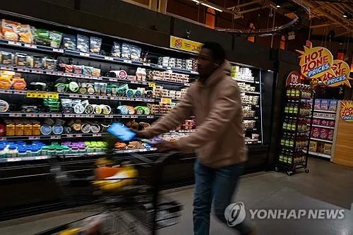 美 4월 PCE 물가 전년 대비 2.1%↑…근원지수 4년 만에 최저