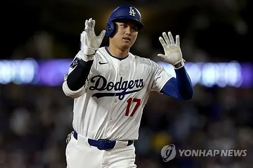 "21·22호 홈런쇼"…오타니, 양키스전 멀티포→다저스 역전승 견인 / 연합뉴스