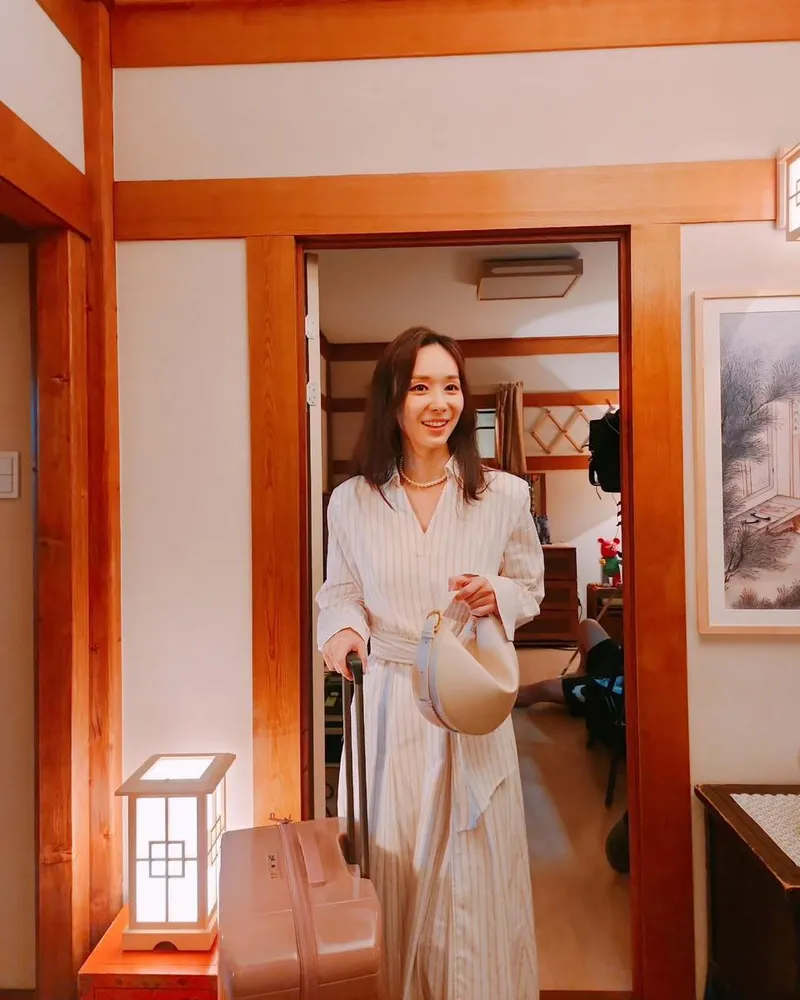 “평안은 잠시”…한수연, 미소 뒤 긴장감→귀환 예고 / 배우 한수연 인스타그램