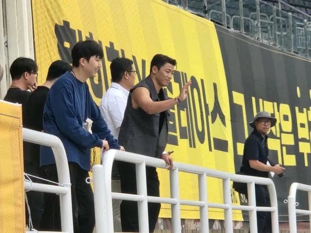 “꿈나무들과 소통”…황희찬, 풋볼 페스티벌로→초심 되새겨 / 연합뉴스