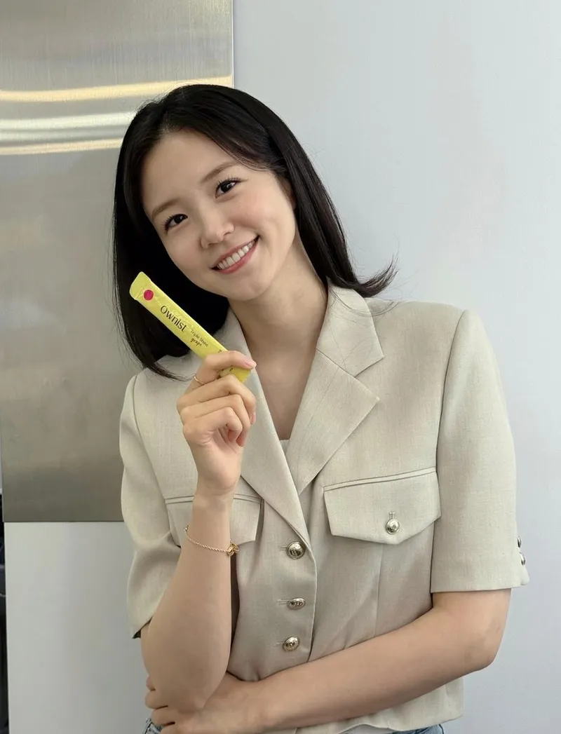 “피부에 환한 자신감”…장예은, 환한 미소→여름빛 셀카 공개 / 아나운서 장예은 인스타그램