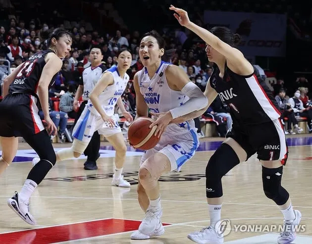 “연봉 4억5천만원”…김단비, 4년 연속 WKBL 연봉 1위→여자농구 기록 경신 / 연합뉴스