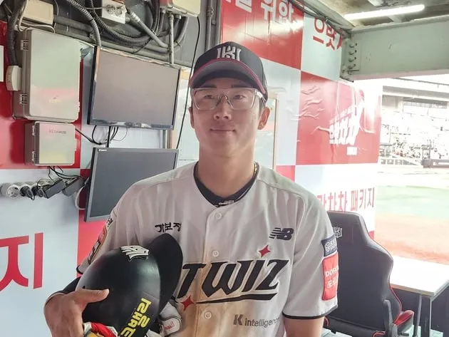 “결승타 작렬”…허경민, KIA전 8회 천금 2루타→kt 5-1 승리 견인 / 연합뉴스