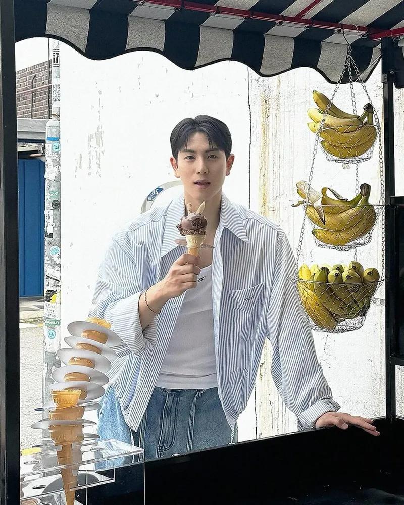 “차가운 달콤함에 잠시 멈춰”…안종훈, 여름을 품은 미소→한남동 팝업 인증 / 솔로지옥4 출연자 요식업 대표 안종훈 인스타그램